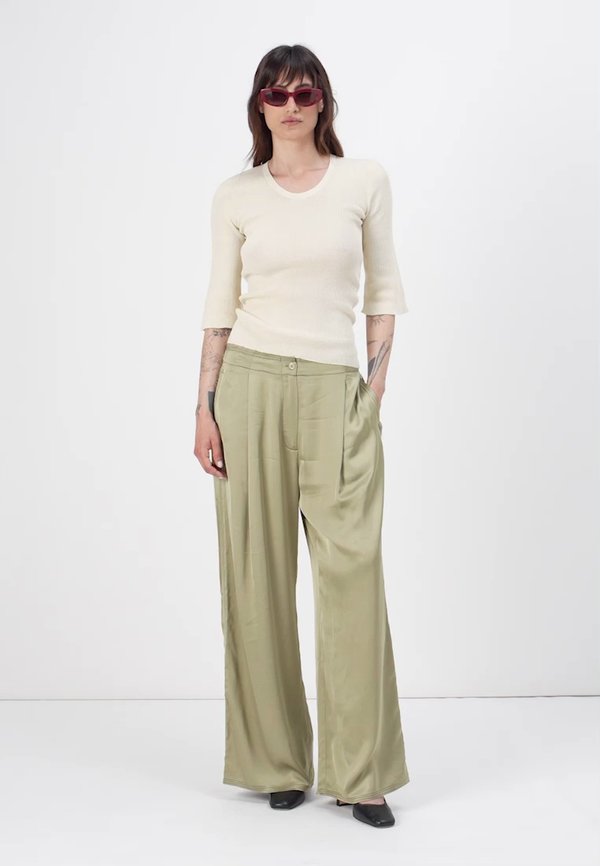 FISHER - Trousers - sage khaki4