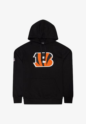 Schwarzer Hoodie mit einer vorderen Kängurutasche und einem orangefarbenen sowie grauen "B"-Logo. Hergestellt aus weichem Stoff mit einer Kapuze mit Kordelzug.