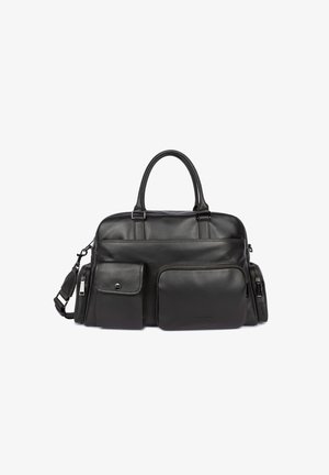 Zwarte leren laptoptas met dubbele handvatten, afneembare schouderriem, twee voorzakken en ritscompartimenten. Gladde textuur en gestructureerd ontwerp.