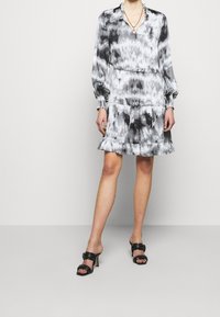 Bruuns Bazaar Robe de jour - grey