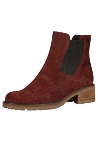 Bottine en daim rouge foncé avec un petit talon bloc en bois, des détails brogue et des panneaux latéraux élastiques noirs pour un enfiler facile.