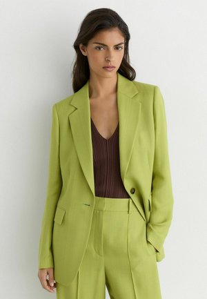 Reiss, REGULAR FIT - JODIE TEXTURED-WEAVE SINGLE-BREASTED SUIT BLAZER . - Blejzer - green