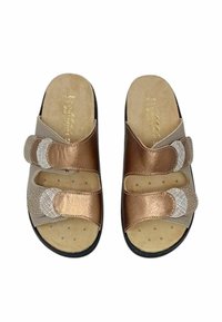 Sandali in bronzo con due cinturini regolabili, dettagli testurizzati e una soletta imbottita, caratterizzati da una parte superiore liscia e una suola resistente.