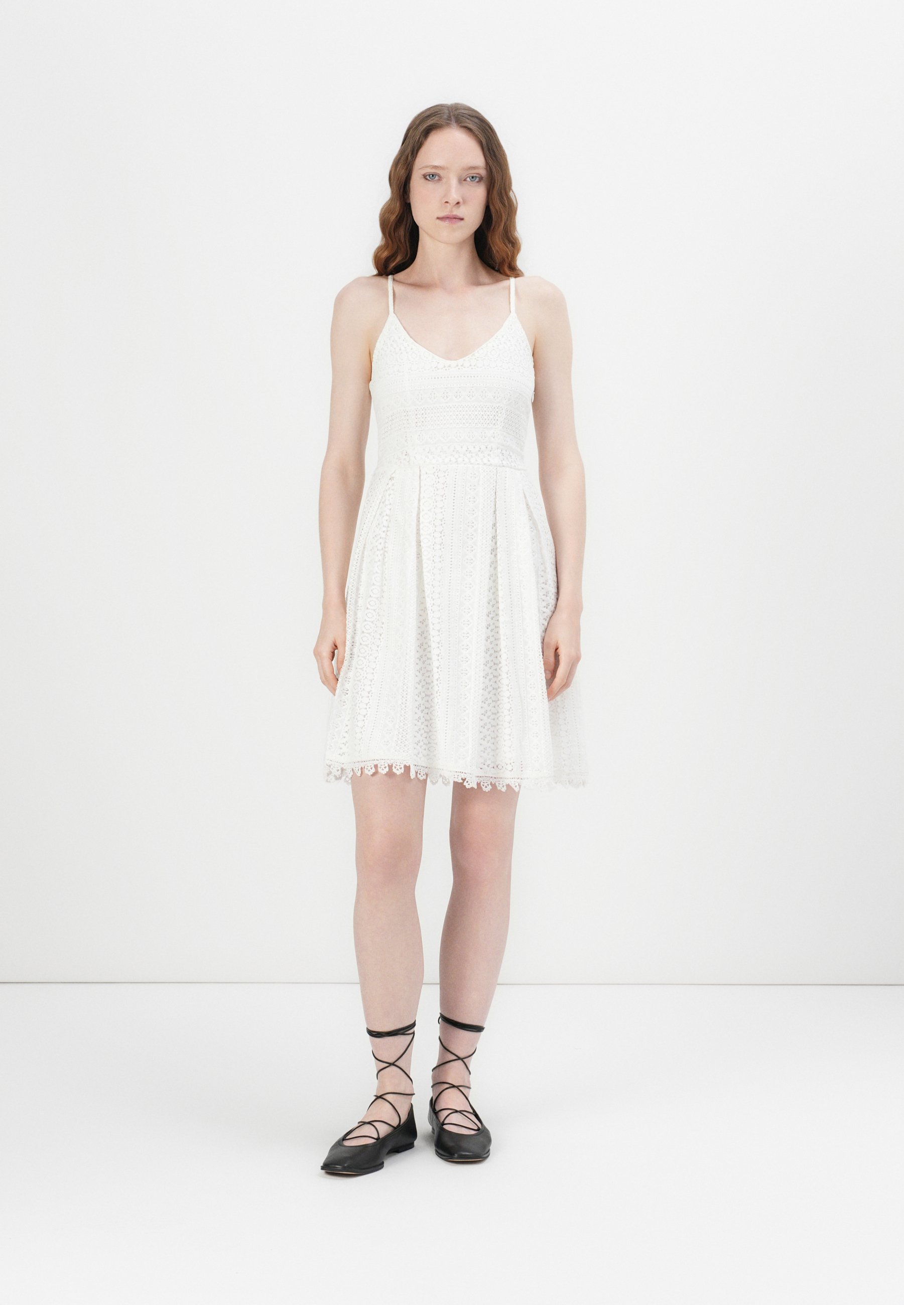 chinese dress ladies Lady Black Tie - Medindie Dress - White Lace Open Back Dress main image 1
