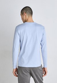 BOSS TACKS - Pikkade varrukatega topp - open blue