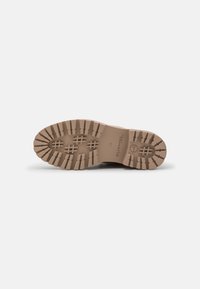 Tamaris Zimní obuv - beige