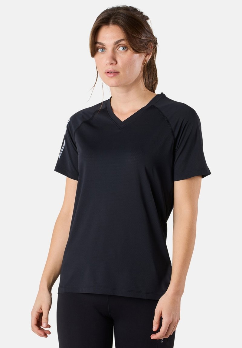 Zwart sport T-shirt met een V-hals en korte mouwen. Gemaakt van vochtregulerende stof, met een subtiele textuur en platte naden.