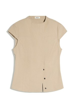 Haut beige à manches courtes avec fines rayures verticales, détails asymétriques à boutons et encolure ronde de Bershka.