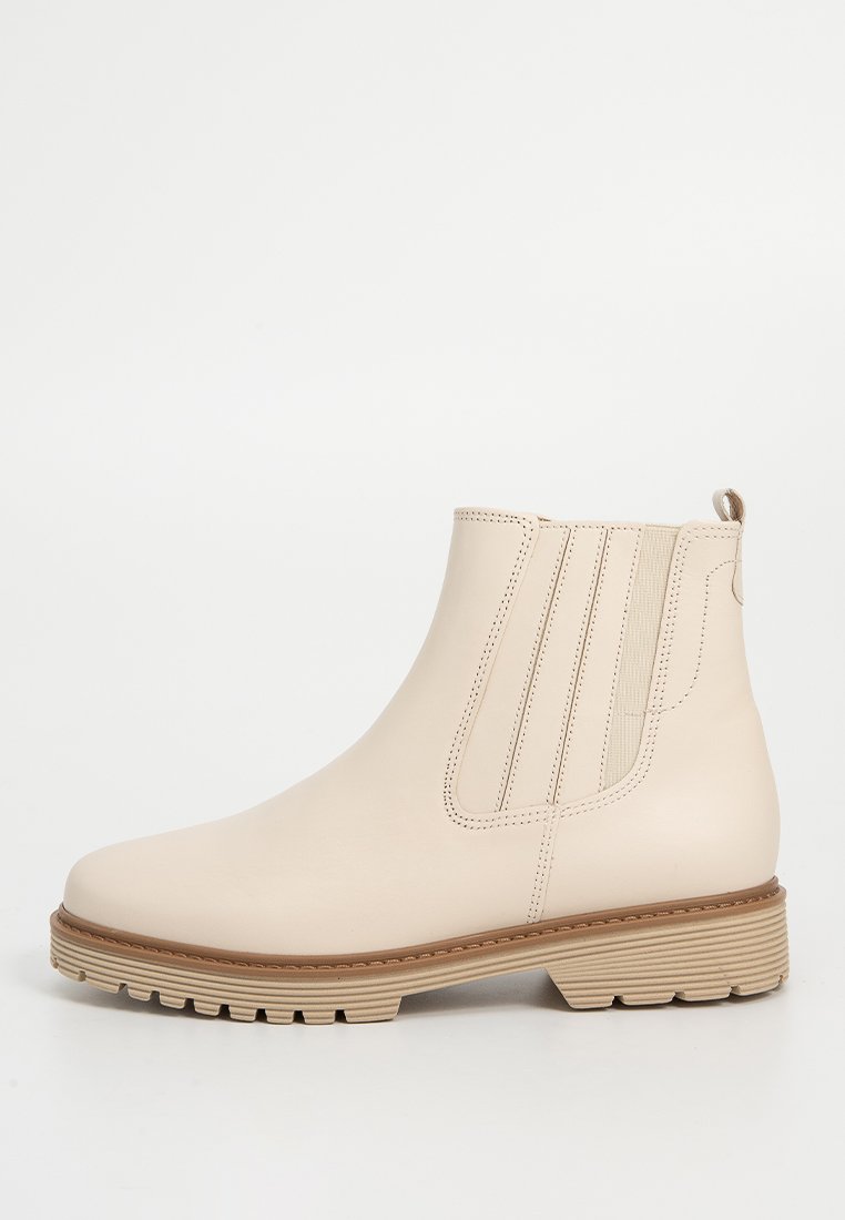Beige Leder-Ankle-Boot mit elastischen Seitenpaneelen, runder Zehenform und strukturiertem Sohle. Verfügt über eine Schlaufe an der Rückseite für ein einfaches Anziehen.