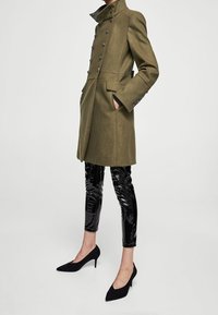 Mango Abrigo clásico - khaki