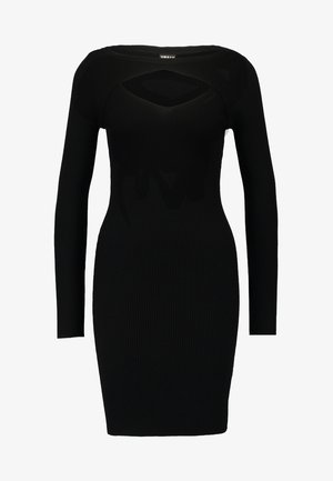 Schwarzes geripptes Langarmkleid mit einem Ausschnitt-Design am Hals und figurbetonter Silhouette. Der Stoff hat eine glatte Textur.