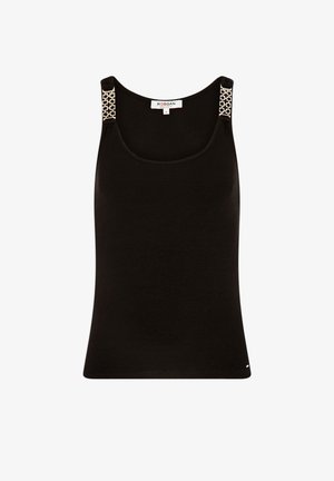 Sort ribbet tanktop med brede stropper og en geometrisk mønsterdetalje. Designet har en tætsiddende silhuet og en rund halsudskæring.