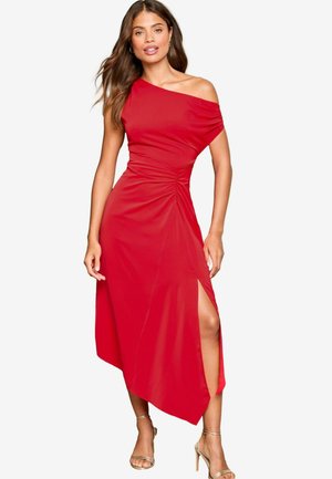 Lipsy REGULAR FIT - OFF SHOULDER FIT AND FLARE ASYMMETRICAL - Denné šaty - red