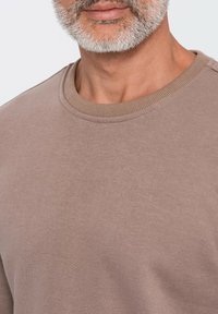 Ombre Felpa - coffee