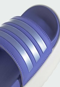adidas Sportswear ADILETTE - Badsandal - semi  blue   blue spark met.   core white