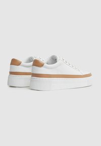 Reiss REGULAR FIT - LEANNE  - Matalavartiset tennarit - camel white