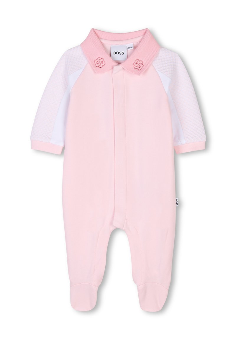 Body rosa pour bébé avec un col. Il comporte des manches courtes blanches à finition texturée et des accents de logo sur le col.