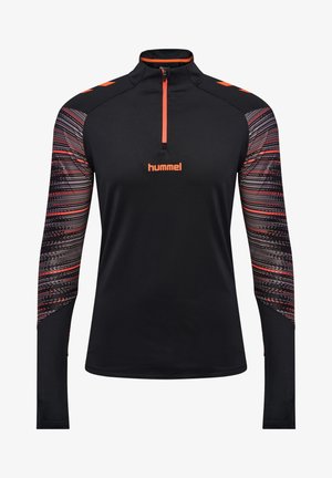 Schwarzes Sportshirt mit einem Viertel-Reißverschluss, langen Ärmeln mit einem bunten abstrakten Muster und einem kleinen Logo auf der Brust.