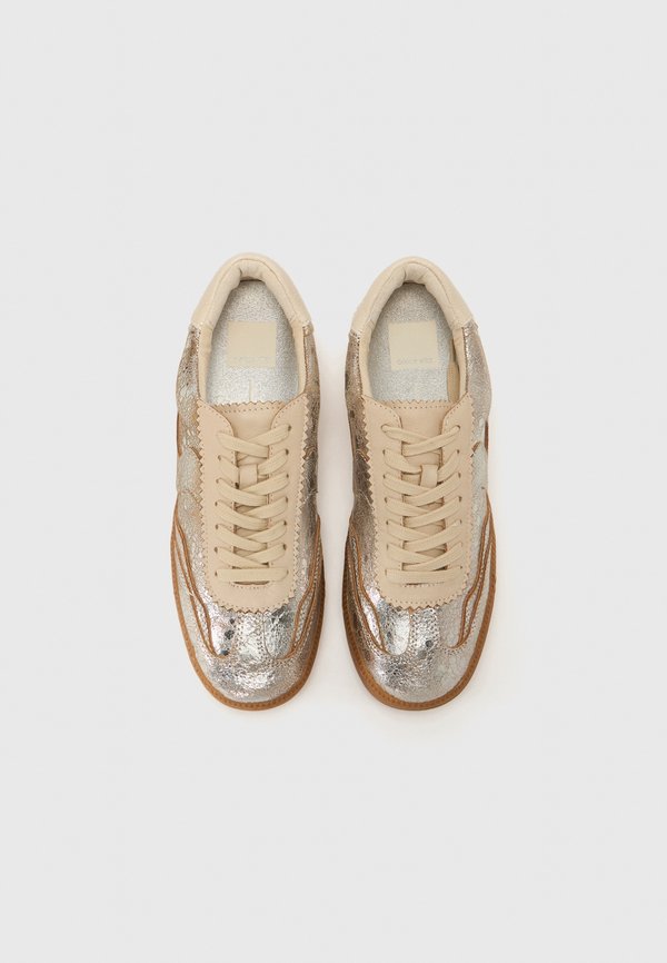 NOTICE - Trainers - silver3