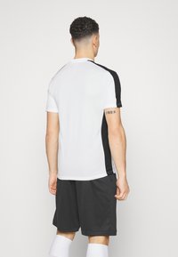 Nike Performance TOP  - Camiseta deportiva - white/black