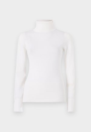 Hvit genser med høy hals, figurnær design, lange ermer, myk tekstur, glatt stoff, minimal detaljer, ribbede mansjetter og krage.