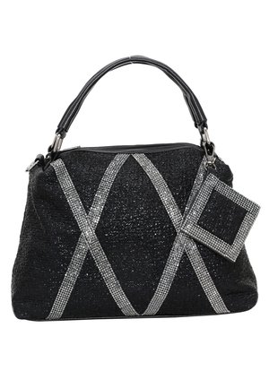 Sort håndtaske med tekstureret overflade, sølvfarvede rhinestone accenter, der danner et X-mønster, lynlåslukning og en aftagelig firkantet charm.