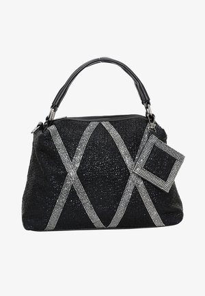 Sort håndtaske med tekstureret overflade, sølvfarvede rhinestone accenter, der danner et X-mønster, lynlåslukning og en aftagelig firkantet charm.