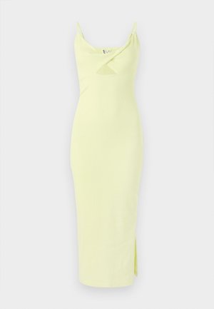 Vestido midi de riscas amarelo claro com alças finas, apresentando um detalhe torcido na gola e uma fenda lateral para maior liberdade de movimento.