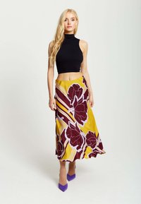 Liquorish LIQUORISH GEOMETRIC - A-line skirt - yellow