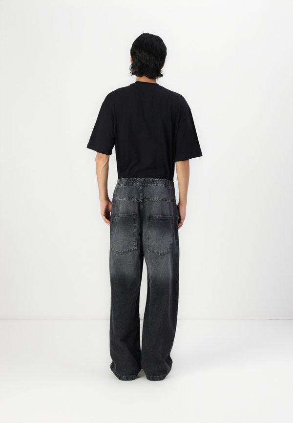 ADAPTIVE JEANS UNISEX - Loose Jeans3