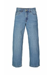 Jean en denim bleu clair, coupe droite, cinq poches, braguette zippée et fermeture à bouton. Texture usée avec des détails de décoloration subtils.