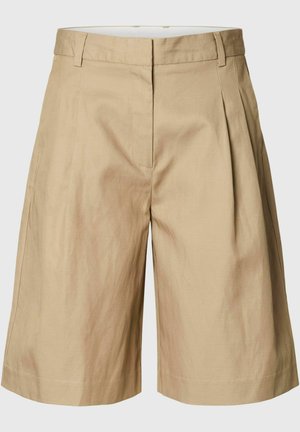 Beiget polvipituiset räätälöidyt shortsit, joissa on etutaitokset, vyölenkit ja sivutaskut, esillä yksinkertaisella taustalla.