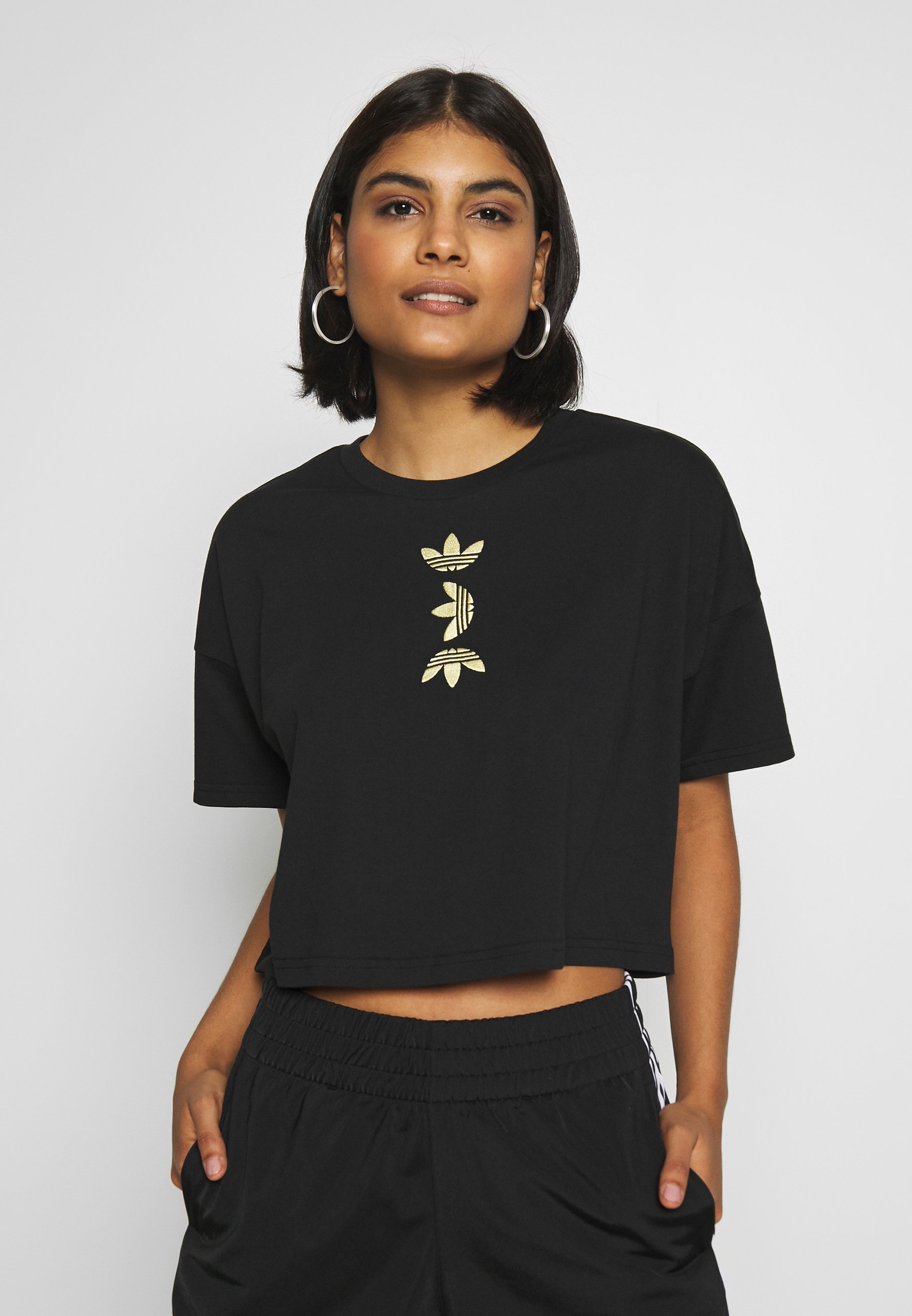 America Privilegio Generoso adidas Originals LOGO TEE - Print T-shirt - black/gold/black - Zalando.co.uk America Privilegio Generoso adidas Originals LOGO TEE - Print T-shirt - black/gold/black - Zalando.co.uk