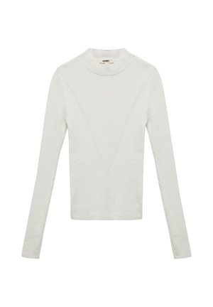 - Sweter