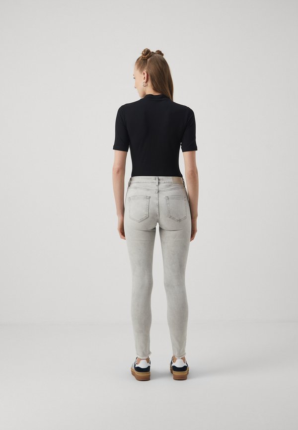 ONLBLUSH MID WAIST  - Jeans Skinny Fit4