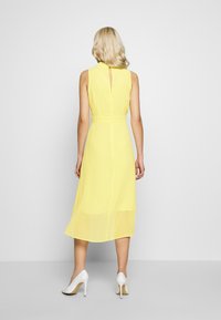 Esprit Collection Vapaa-ajan mekko - light yellow