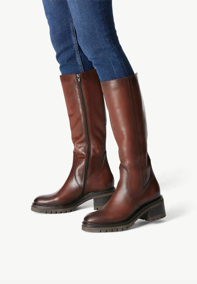 bottes tamaris cognac