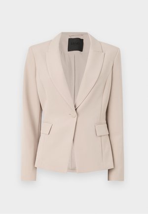Blazer v svetlih bež tkaninah, z izrezanim ovratnikom, enojnim gumbom, sprednjimi žepi in prilegajočim krojem. Gladka tekstura.
