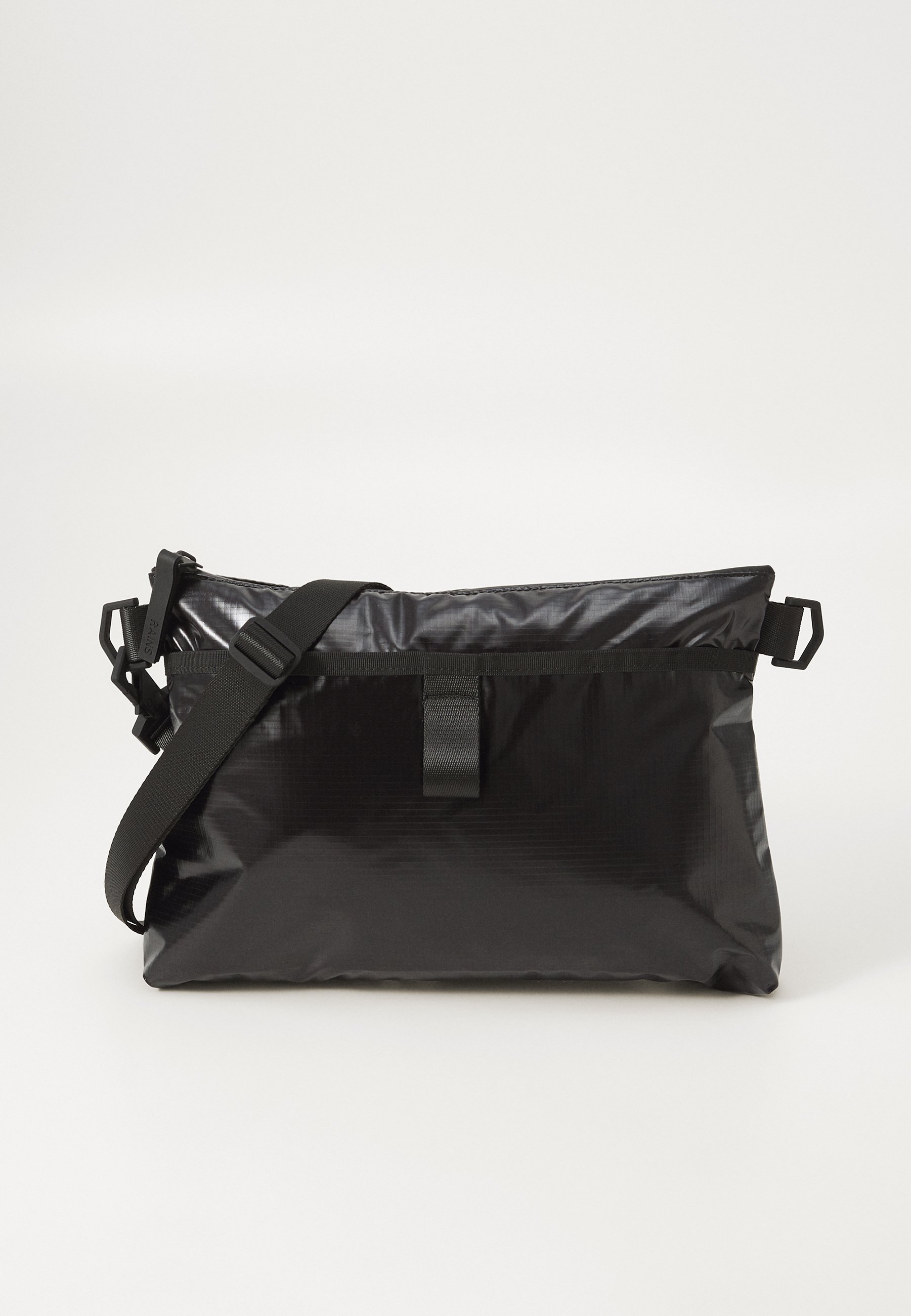 Sac bandoulière Lancaster 517-27 noir en vente au meilleur prix Sac bandoulière Lancaster 517-27 noir en vente au meilleur prix