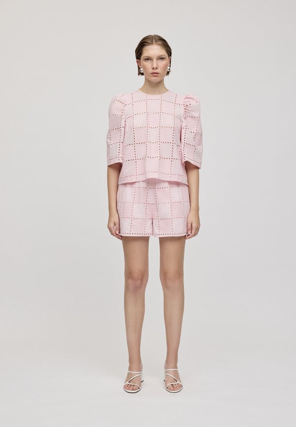 ELISABETH ANN - Bluse - erdbeer creme