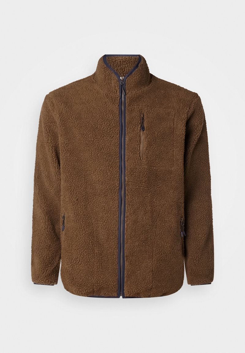 Chaqueta de forro polar marrón con un cuello alto, cierre con cremallera en la parte delantera y dos bolsillos laterales. Cuenta con un pequeño bolsillo en el pecho con cremallera y una superficie texturizada.