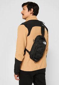 The North Face BOREALIS SLING - Turistinė kuprinė - black/white