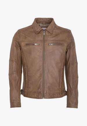 Veste en cuir marron avec une fermeture éclair à l'avant, deux poches poitrine zippées et un col. Présente une texture lisse et une coupe ajustée.