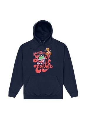 Granatowa bluza z kapturem z kieszenią kangurką, z kolorową grafiką przedstawiającą niedźwiedzia oraz napisem "Kocham Ziemię, jak miś Care Bear."