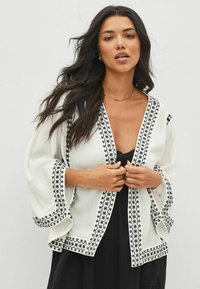 Next EMBROIDERED KIMONO - Pláštenka - white