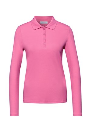 Langærmet pink poloshirt med krave og fire hjerteformede knapper foran.
