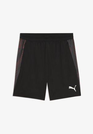 Čierne športové šortky s červeným textúrovaným vzorom na bokoch, pružným pásom a bielym logom Puma na spodnej pravej nohe.