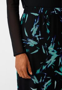 comma MIDIROCK IM - A-line skirt - schwarz