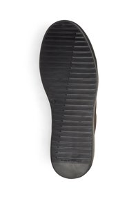 Sole in gomma con scanalature tessurate, colore scuro e tacco circolare; presenta la scritta in rilievo 'Made in Portugal' e la taglia '42'.