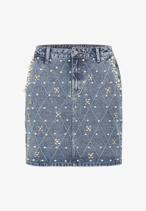 Šviesiai mėlynas džinsinis sijonas su perlų ir deimantų puošmenomis. Sijonas turi siuvinėtą deimantų raštą ir klasiką penkių kišenių dizainą.